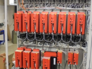 Producten_Elektr Installatie-Machinebestur_Besturingskasten-Panelenbouw_besturingskast voor persbesturing