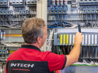 Producten_Elektr Installatie-Machinebestur_Besturingskasten-Panelenbouw_elektro engineer bekabelt besturingskast